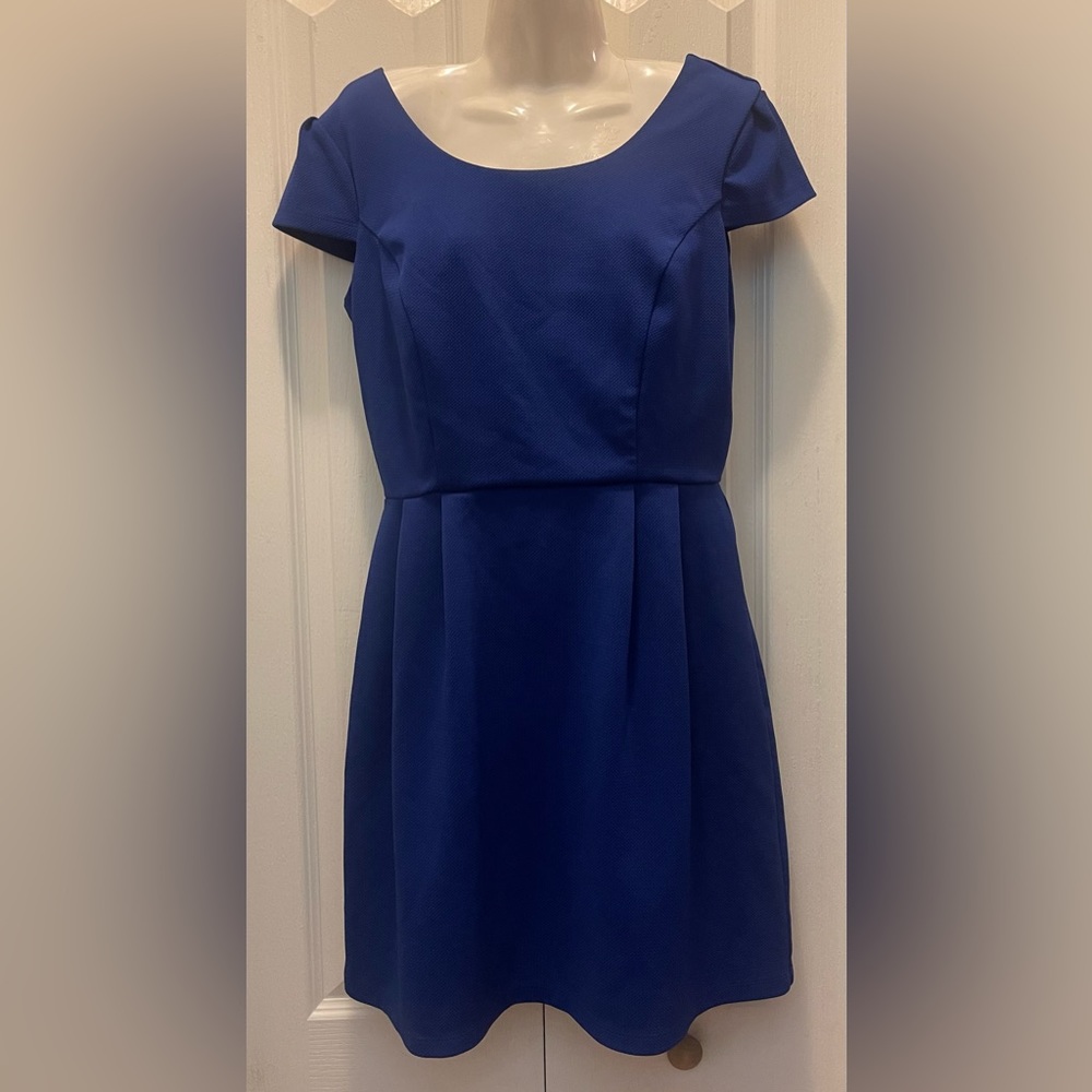 Enfocus Studio Blue Dress with sexy crossed back Size 12